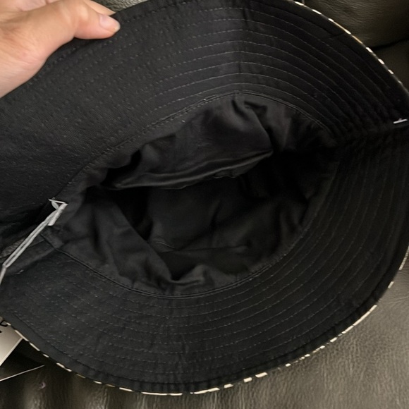 NWT Vince camuto reversible hat one size - Picture 3 of 6